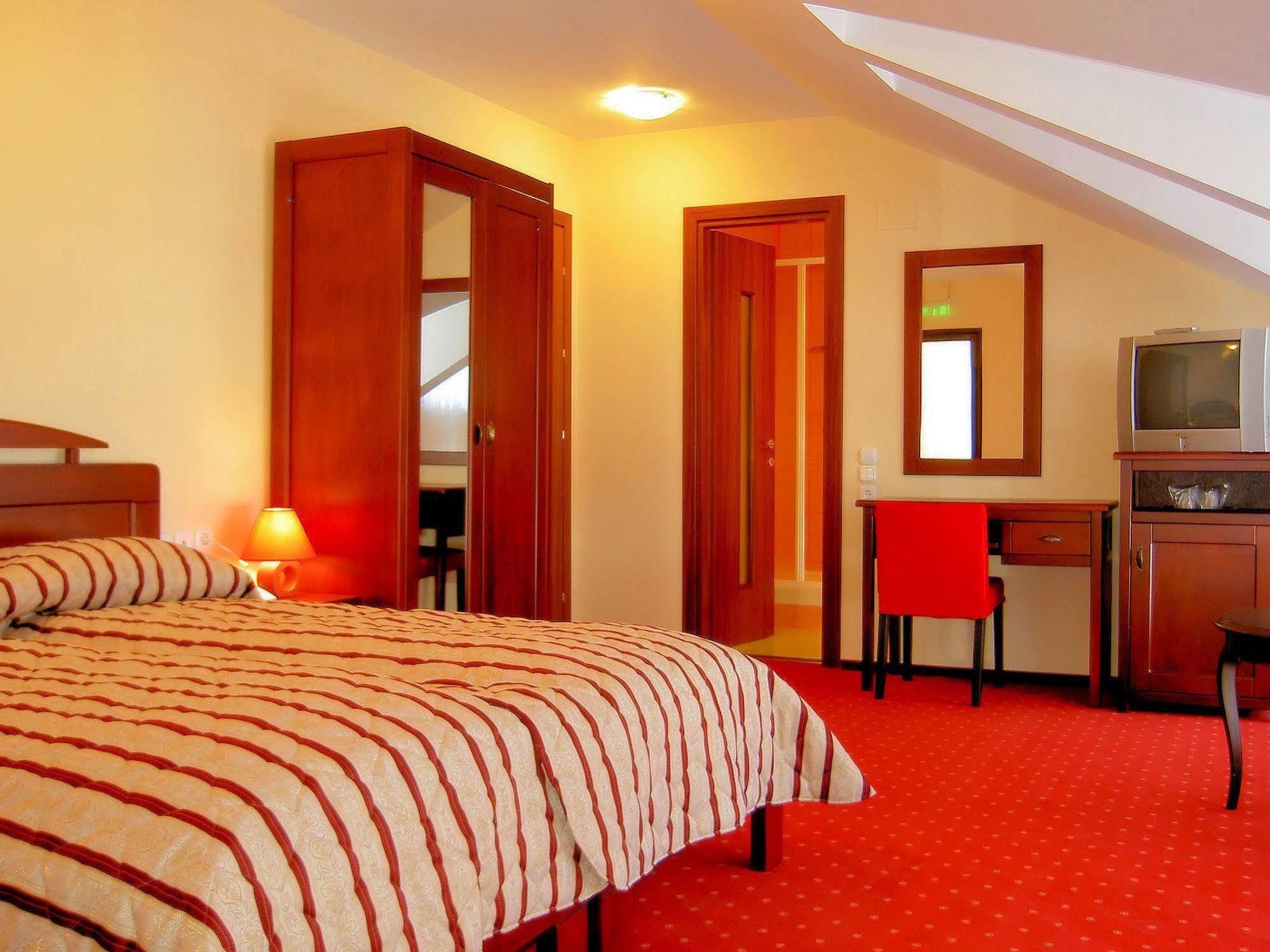 Hotel Floris Cheia  Eksteriør bilde